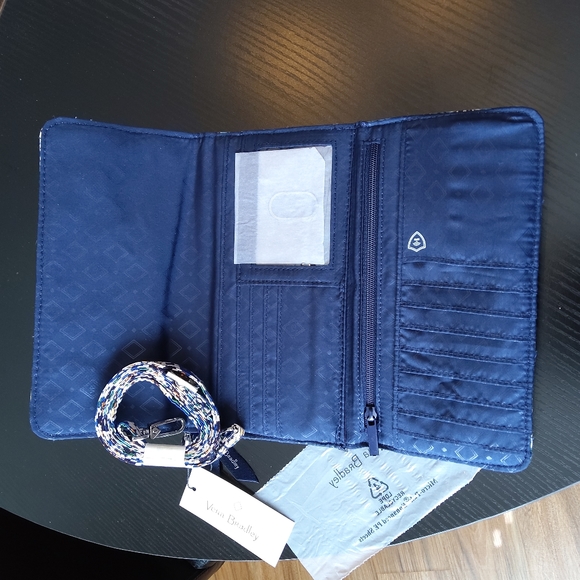 NWT RFID Wallet/Xbody/Wristlet Bag Cotton Lisbon Medallion Cool Firm Price - Picture 5 of 5